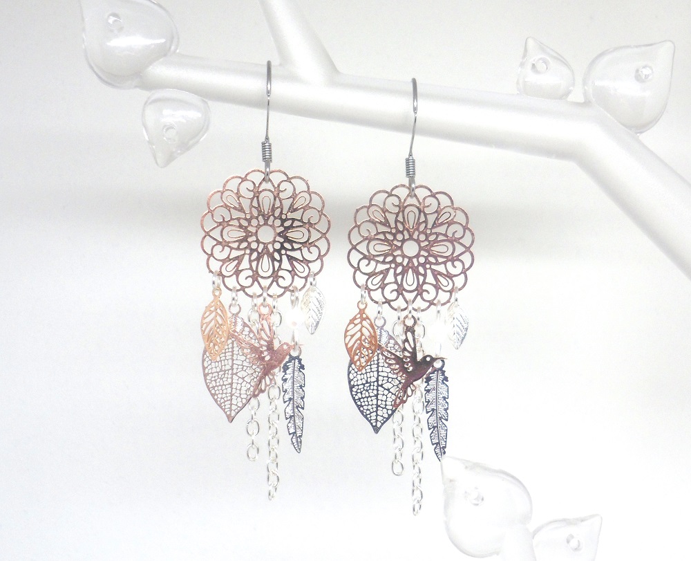 Odacassie_013-1_Bouclesdoreilles_rosaces_fleurs_oiseaux_plumes_feuilles_or_rose_gold_argente_blanc_nacre_irise