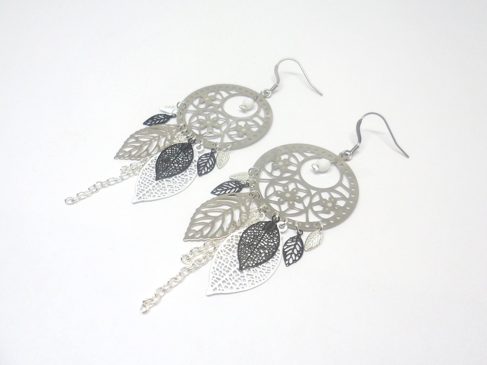Odacassie_016-2_Bouclesdoreilles_estampes_fleuries_feuilles_perles_argente_noir_blanc