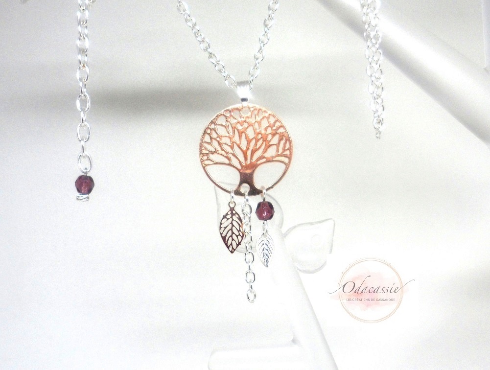Odacassie_037-1_Collier_estampe_arbre_de_vie_feuilles_or_rose_gold_amethyste Collier arbre de vie estampes feuilles et perles or rose gold violet améthyste argenté collier mi-long par Odacassie les créations de Cassandre bijoux et accessoires faits main bijoux poétiques bohèmes romantiques
