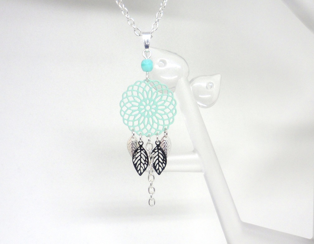 Odacassie_043-1_Collier_rosace_feuilles_vert_deau_menthe_turquoise_noir_argente