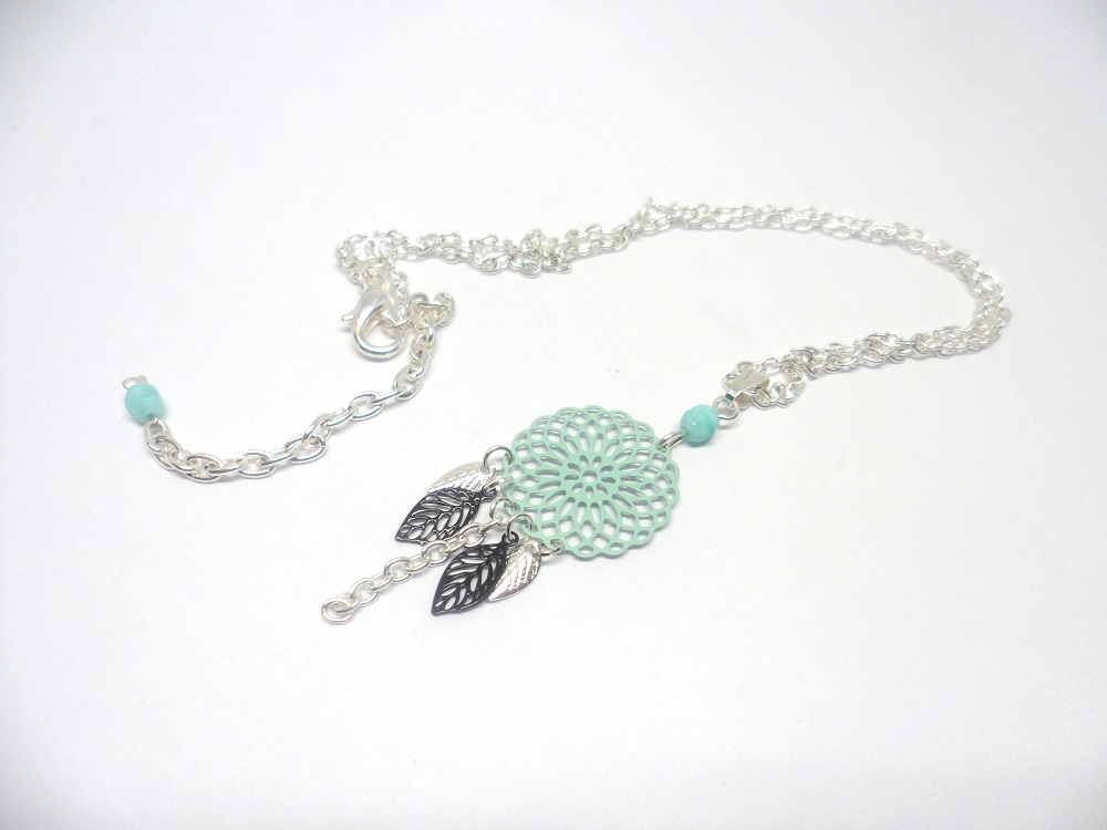 Odacassie_043-2_Collier_rosace_feuilles_vert_deau_menthe_turquoise_noir_argente