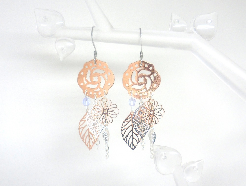 Odacassie_24-1_Bouclesdoreilles_romantiques_fleurs_feuilles_perles_or_rose_argente_mauve