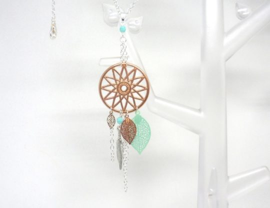 sautoir attrape-rêves dreamcatcher or rose gold vert opale turquoise clair argenté estampes feuilles plumes perles verre de Bohême