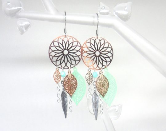 boucles d'oreilles attrape-rêves dreamcatcher or rose rose gold argenté vert opale turquoise clair estampes feuilles plumes perles