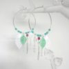 Créoles dreamcatcher estampes feuilles plumes perles argenté vert blanc rose fuchsia acier inoxydable création Odacassie