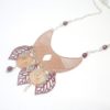 Collier plastron demi-lune feuilles rosaces or rose bordeaux argenté création édition limitée Odacassie