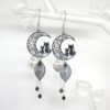 Boucles d'oreilles chats au lune feuilles fines estampes breloques coeurs empreinte de chat love my cat dans les tons noir argenté et blanc création édition limitée Odacassie bijoux et accessoires