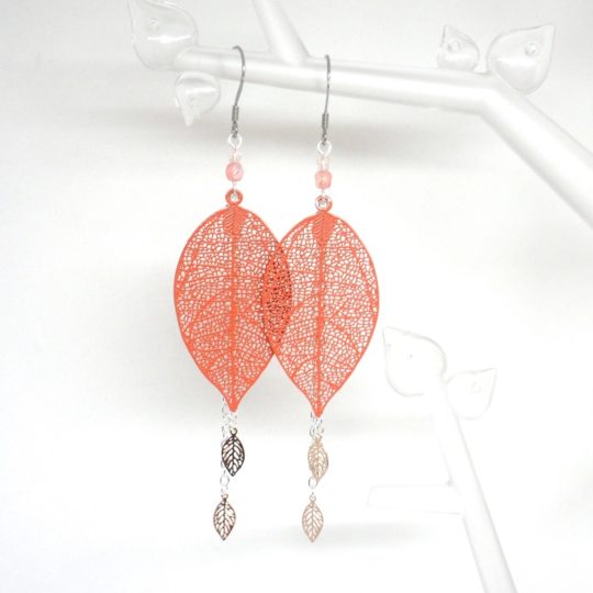 Boucles d'oreilles feuilles et perles coloris au choix fines estampes pièces uniques Odacassie bijoux et accessoires faits main