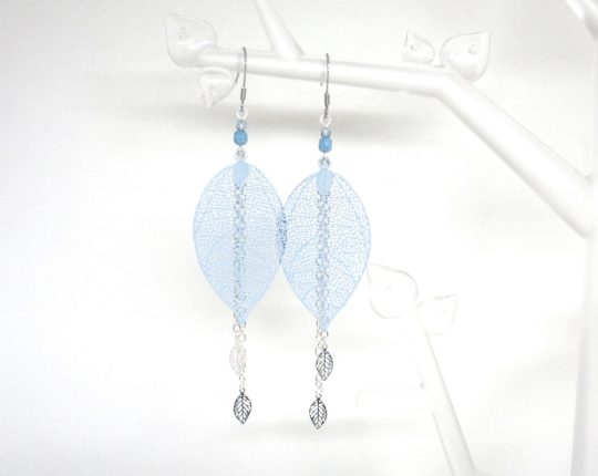 Boucles d'oreilles feuilles et perles coloris au choix fines estampes pièces uniques Odacassie bijoux et accessoires faits main