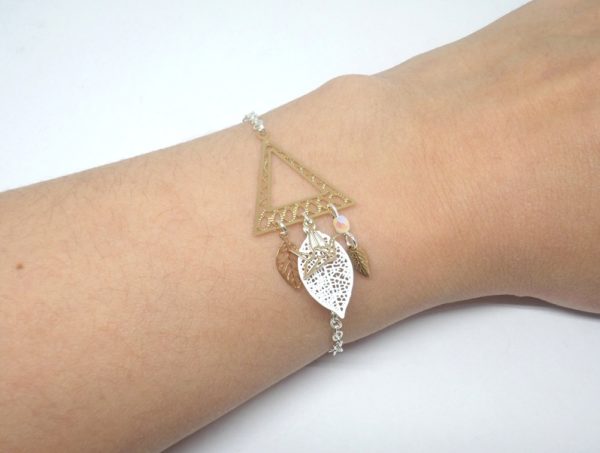 Bracelet triangle géométrie origami estampes feuilles perles en verre de Bohême oiseau origami doré blanc argenté bracelet ajustable en édition limitée par Odacassie les créations de Cassandre bijoux et accessoires faits main bijoux poétiques bohèmes romantiques