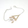 Bracelet triangle géométrie origami estampes feuilles perles en verre de Bohême oiseau origami doré blanc argenté bracelet ajustable en édition limitée par Odacassie les créations de Cassandre bijoux et accessoires faits main bijoux poétiques bohèmes romantiques