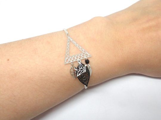 Bracelet graphique triangle géométrie origami oiseau feuilles estampes tendance chic mariage par Odacassie les créations de Cassandre bijoux et accessoires faits main bijoux poétiques bohèmes romantiques