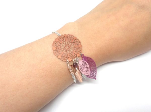 Bracelet cuivré violet rose argenté tendance attrape-rêves dreamcatcher feuilles rosace fleurie plume perles bracelet ajustable réglable par Odacassie les créations de Cassandre bijoux et accessoires faits main bijoux poétiques bohèmes romantiques