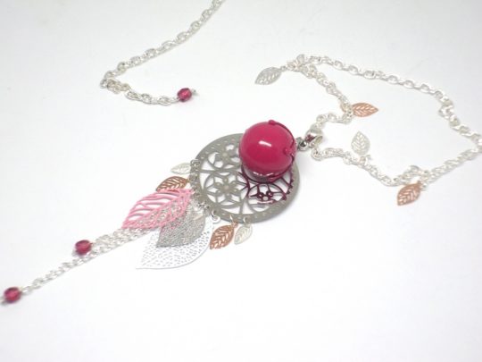 Bola de grossesse framboise rose pâle argenté blanc estampe fleurie feuilles perles bijou de grossesse sur mesure pièce unique par Odacassie les créations de Cassandre bijoux et accessoires faits main bijoux poétiques bohèmes romantiques