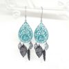 Boucles d'oreilles vert émeraude noir argenté estampes gouttes feuilles plumes perles édition très limitée par Odacassie les créations de Cassandre bijoux et accessoires faits main bijoux poétiques bohèmes romantiques