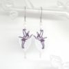 Boucles d'oreilles fées argenté blanc violet ou rose coloris au choix feuille perles fines estampes par Odacassie les créations de Cassandre bijoux et accessoires faits main bijoux poétiques bohèmes romantiques