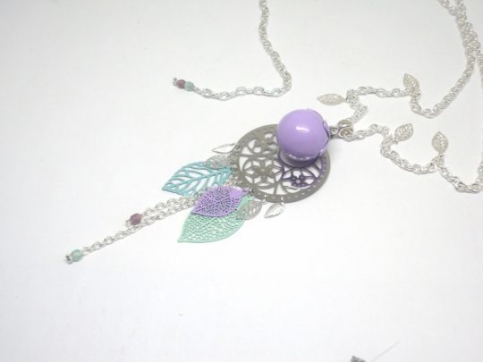 Bola de grossesse mauve vert d'eau turquoise clair argenté estampe fleurie feuilles perles esprit attrape-rêves dreamcatcher bola musical de grossesse personnalisée pièce unique par Odacassie idée cadeau femme enceinte naissance les créations de Cassandre bijoux et accessoires faits main bjoux poétiques bohèmes romantiques