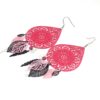 Boucles d'oreilles framboise rose argenté noir estampes gouttes fleuries plumes feuilles et perles en verre de Bohême pièce unique par Odacassie les créations de Cassandre bijoux et accessoires faits main bijoux poétiques bijoux bohèmes bijoux romantiques idée cadeau femme