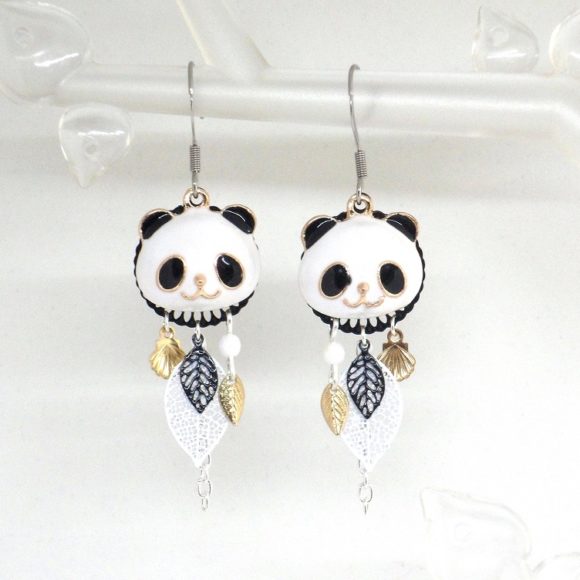 Boucles d'oreilles pandas doré blanc noir argenté feuilles coquillages perles par Odacassie les créations de Cassandre bijoux et accessoires faits main