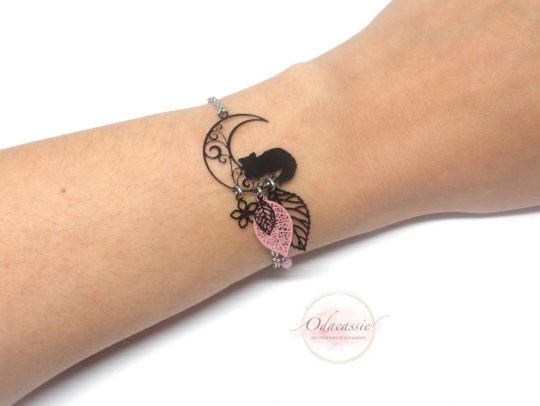 Bracelet chat sur la lune feuilles fleur rose noir acier inox par Odacassie