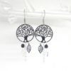 Boucles d'oreilles arbres de vie noires argentées feuilles perles estampes acier inoxydable acier chirurgical par Odacassie les créations de Cassandre bijoux faits main bijoux poétiques bijoux bohèmes bijoux romantiques idée cadeau femme