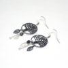 Boucles d'oreilles arbres de vie noires argentées feuilles perles estampes acier inoxydable acier chirurgical par Odacassie les créations de Cassandre bijoux faits main bijoux poétiques bijoux bohèmes bijoux romantiques idée cadeau femme