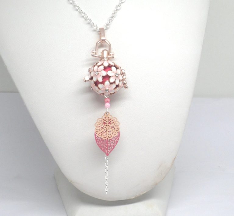 Grande Broche/pendentif Vintage Argenté Avec Strass Et Pierres Roses - Très Bon état, Fermoir Sécurisé