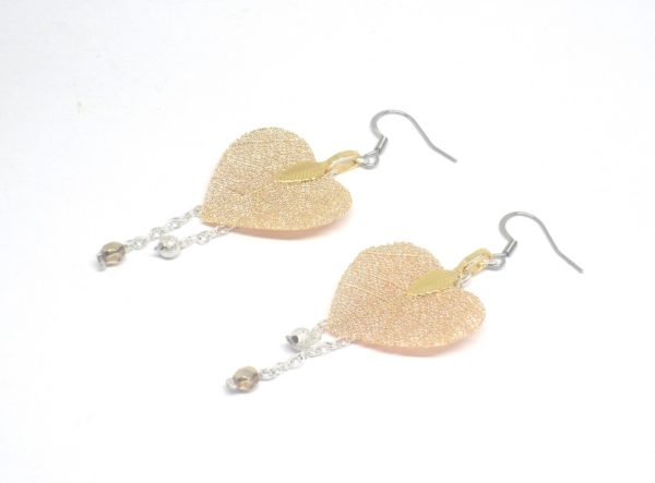 Boucles d'oreilles cœurs dorés feuilles perles stardust poussière d'étoile perles en verre de Bohême boucles d'oreilles Saint Valentin amoureux par Odacassie les créations de Cassandre bijoux et accessoires faits main bijoux romantiques bijoux bohèmes bijoux poétiques pièce unique