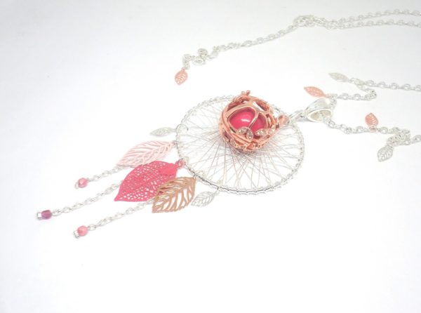 Bola de grossesse arbre de vie strass or rose rose gold dégradé de rose rose fraise rose pastèque rose fuchsia rose pâle pastel estampes feuilles perles tendance attrape-rêves dreamcatcher bola de grossesse personnalisé par Odacassie les créations de Cassandre bijoux et accessoires faits main bijoux poétiques bijoux bohèmes bijoux romantiques idée cadeau femme enceinte idée cadeau grossesse idée cadeau naissance