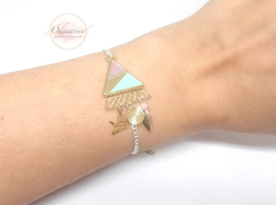 Bracelet triangles doré vert menthe vieux rose argenté oiseau origami feuilles perle en verre de Bohême sequin bijou en édition limitée par Odacassie les créations de Cassandre bijoux et accessoires faits main bijoux poétiques bijoux bohèmes bijoux romantiques idée cadeau femme