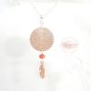 Collier couleurs autmonales estampe or rose ciselée plume et perles en verre de Bohême bijou en édition très limitée par Odacassie les créations de Cassandre bijoux et accessoires faits main bijoux poétiques bijoux bohèmes bijoux romantiques idée cadeau femme