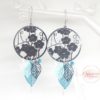 Boucles d'oreilles noir vert d'eau vert émeraude argenté avec fines estampes fleurs feuilles et oiseaux origami perles en verre de Bohême crochets en acier inoxydable acier chirurgical bijou en édition limitée par Odacassie les créations de Cassandre bijoux et accessoires faits main bijoux poétiques bijoux bohèmes bijoux romantiques idée cadeu femme idée cadeau Noël idée cadeau fêtes de fin d'année