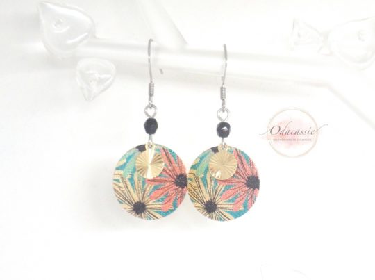 Boucles d'oreilles pailletées collection fêtes de fin d'année 2019 modèle n°2 doré noir crochets d'oreilles acier inoxydable édition limitée par Odacassie les créations de Cassandre bijoux et accessoires faits main bijoux poétiques bijoux bohèmes bijoux romantiques idée cadaeau femme idée cadeau femme Noël