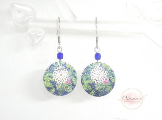 Boucles d'oreilles pailletées collection fêtes de fin d'année 2019 modèle n°4 crochets d'oreilles acier inoxydable édition limitée par Odacassie les créations de Cassandre bijoux et accessoires faits main bijoux poétiques bijoux bohèmes bijoux romantiques idée cadaeau femme idée cadeau femme Noël