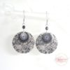 Boucles d'oreilles pailletées argentées noires collection fêtes de fin d'année 2019 modèle n°6 crochets d'oreilles acier inoxydable édition limitée par Odacassie les créations de Cassandre bijoux et accessoires faits main bijoux poétiques bijoux bohèmes bijoux romantiques idée cadaeau femme idée cadeau femme Noël