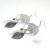 Boucles d'oreilles fées doré ou argenté au choix fines estampes arbres et fées plumes feuilles perles esprit attrape-rêves acier inoxydable blanc noir par Odacassie les créations de Cassandre bijoux et accessoires faits main bijoux poétiques bijoux bohèmes bijoux romantiques