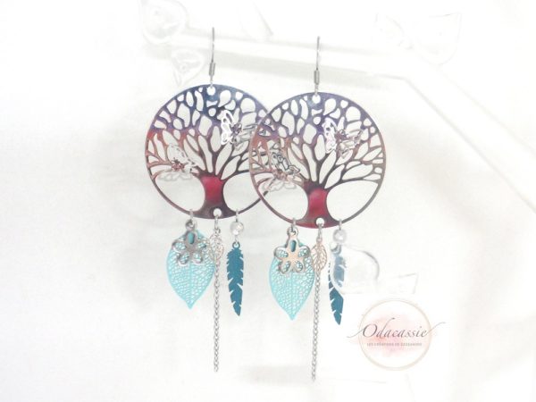 Boucles d'oreilles arbre et papillons en relief estampes feuilles et plumes breloques fleurs perles en verre de Bohême acier inoxydable boucles d'oreilles romantiques par Odacassie les créations de Cassandre bijoux et accessoires faits main bjoux poétiques bijoux bohèmes bijoux romantiques idée cadeau femme idée cadeau fête des mères