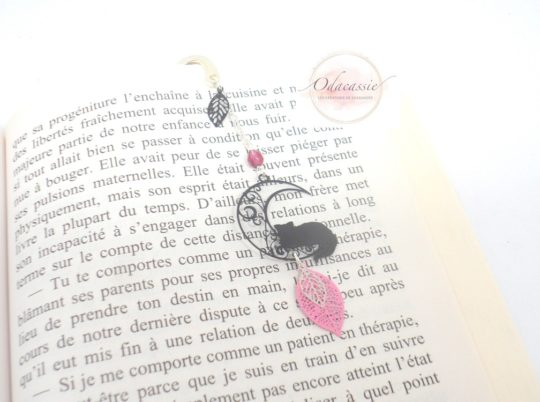 Marque-page chat sur la lune noir rose rose fuchsia argenté marque-page métal avec fines estampes par Odacassie petit cadeau idéal fan de lecture livres