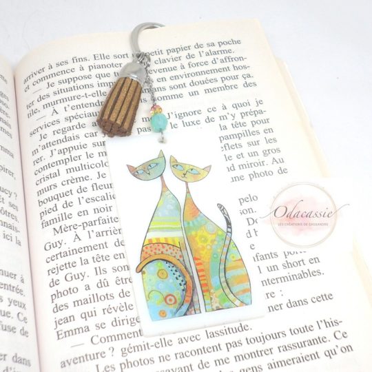 Marque-page chats plexiglass argenté blanc vert orangé doré marque-page métal pompon suédine perles en verre de Bohême plexiglass par Odacassie petit cadeau idéal fan de lecture livres