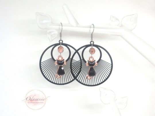 Boucles d'oreilles noires chats or rose estampes créoles noires perles cuivrées par Odacassie