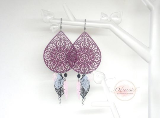 Boucles d'oreilles gouttes fleuries prune fines estampes attrape-rêves par Odacassie