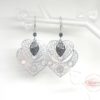 Boucles d'oreilles doubles coeurs argentées noires Saint Valentin par Odacassie