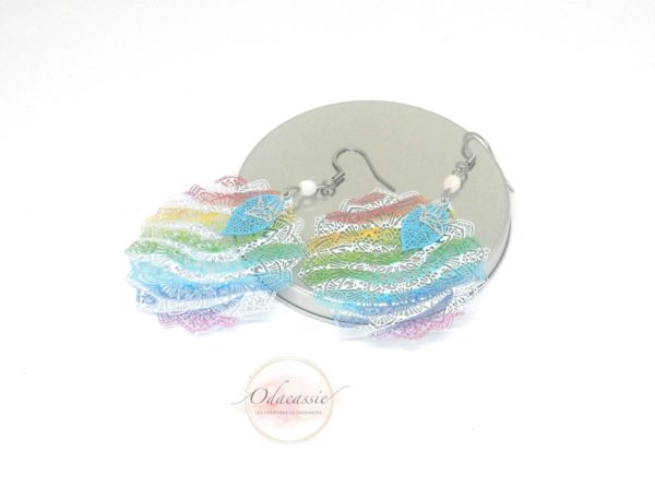 Boucles d'oreilles arc-en-ciel blanc rosaces feuilles oiseaux origami par Odacassie