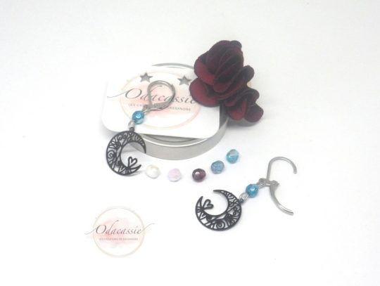 Boucles d'oreilles estampes coeurs et lunes noires avec couleur perles au choix dormeuses acier inoxydable boucles enfants par Odacassie