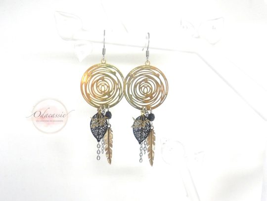 Boucles d'oreilles spirales dorées et noires oiseaux origami plumes feuilles perles esprit attrape-rêves par Odacassie