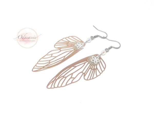 Boucles d'oreilles ailes de fée or rose argenté blanc irisé fines estampes perles par Odacassie