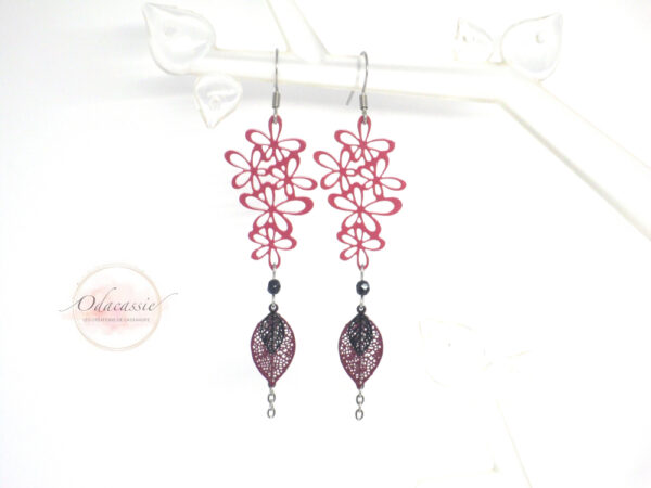 Boucles d'oreilles rose pastèque bordeaux noir cascade de fleurs acier inoxydable par Odacassie