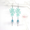 Boucles d'oreilles vert turquoise émeraude cascade de fleurs par Odacassie