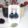 Boucles d'oreilles chats bleues et noires acétate de cellulose estampes perles par Odacassie