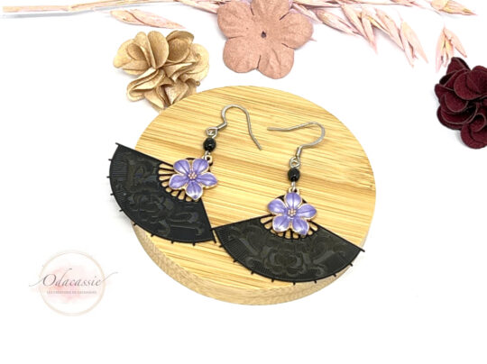 Boucles d'oreilles éventails stylisés noir mauve par Odacassie